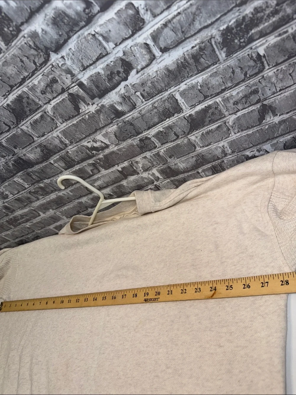 American Eagle Outfitters soft crewneck